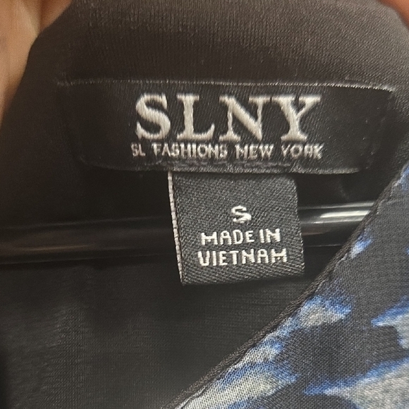 SLNY Abstract Blue and Black Maxi Dress - Picture 2 of 9